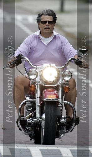 Arnhem 3 juli 2004
Emile Ratelband op Harley Davidson moter