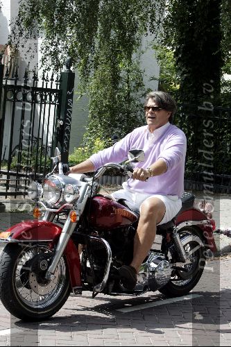 Arnhem 3 juli 2004
Emile Ratelband op Harley Davidson moter