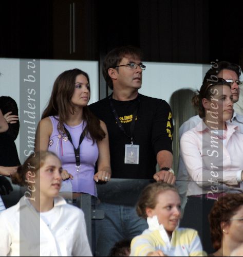 Rotterdam 14 juni 2004
Marco Borsato in de kuip.  Gerard Joling met bril en Rosanna Lima