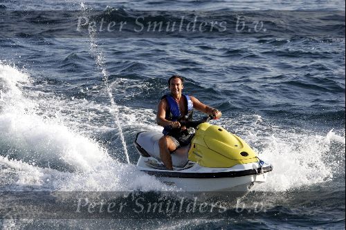 Frankrijk 17 juli 2004
Gerard Joling op jetski.
