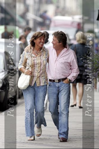 Amsterdam 21 juli 2004
Hans Kazan verliefd met vrouw op PC Hooftstraat