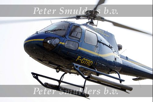St tropez 24 juli 
Angela Kluivert met helicopter