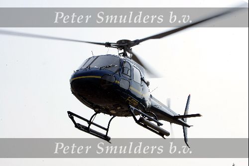 St tropez 24 juli 
Angela Kluivert met helicopter