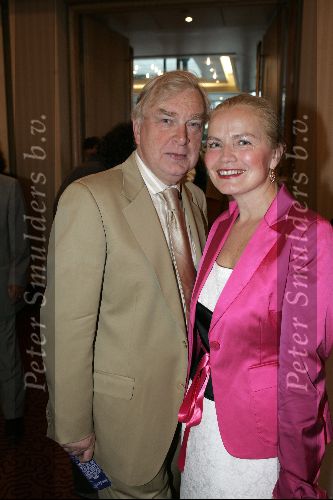 Scheveningen 2 juli 2004
Feestje Holland casino in het Kurhaus.
Henk v d Meyden met vrouw
