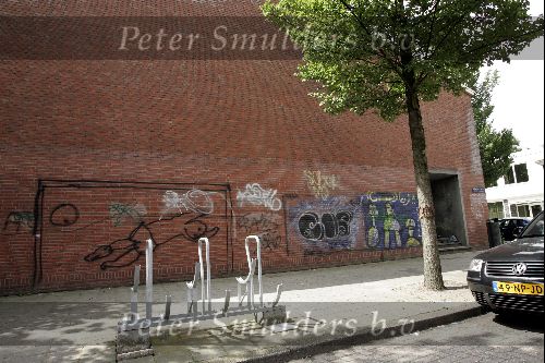 Amsterdam  27juli 2004
Verhuizing Xandra Brood uit oude huis van Herman Brood.