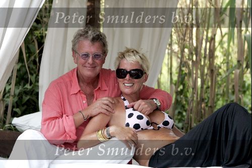 Sant tropez 24 juli 
Jan des Bouvrie en Monique des Bouvrie bij Nikki Beach