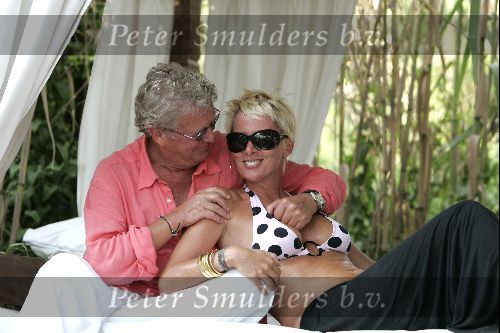 Sant tropez 24 juli 
Jan des Bouvrie en Monique des Bouvrie bij Nikki Beach
