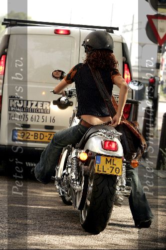 Amsterdam 28 juli 2004
Katja Schuurman op haar Harley Davidson