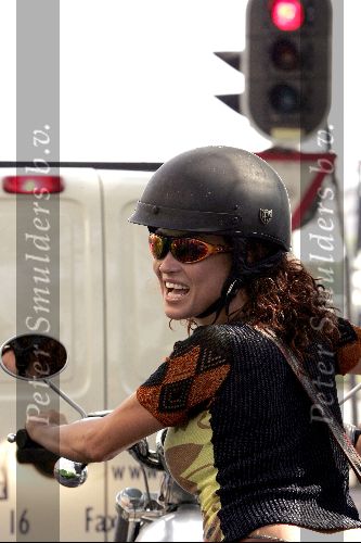 Amsterdam 28 juli 2004
Katja Schuurman op haar Harley Davidson