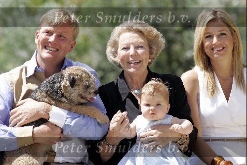 Tavernelle 9 juli 2004
Fotomoment op vakantie bij Prins Willem Alexander Maxima en prinses Amalia.