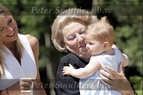 Tavernelle 9 juli 2004
Fotomoment op vakantie bij Prins Willem Alexander Maxima en prinses Amalia.