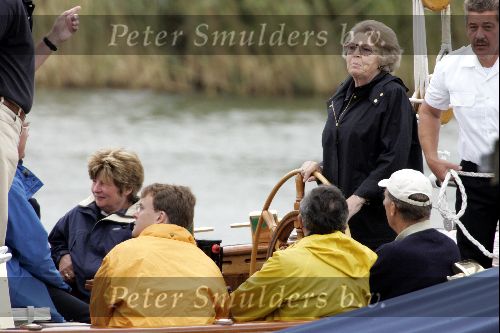 Muiden 4 juli 2004
Koningin Beatrix en Prins Friso varen op Groene Draeck