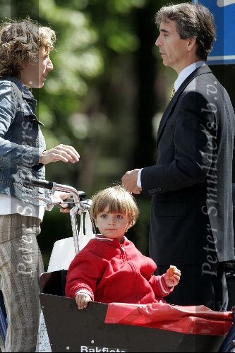 Amsterdam 6 juli 2004
Leo de Later met vrouw en zoontje op  Beethovenstraat