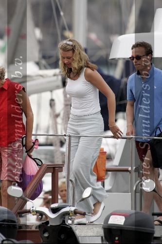 Porte Ercole 8 juli 2004
Prins Jaime en Martha (vriendin Prins Carlos) op de Jumbo VI