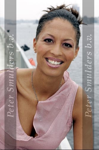 Amsterdam 20 juli 2004
Perspresentatie SBS ^ NET5 en Veronica.
Maureen du Toit