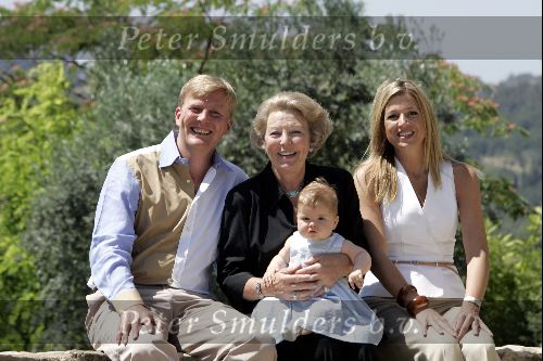 Tavernelle 9 juli 2004
Fotomoment op vakantie bij Prins Willem Alexander Maxima en prinses Amalia