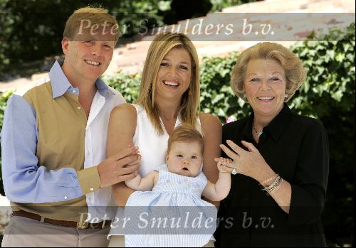Tavernelle 9 juli 2004
Fotomoment op vakantie bij Prins Willem Alexander Maxima en prinses Amalia.