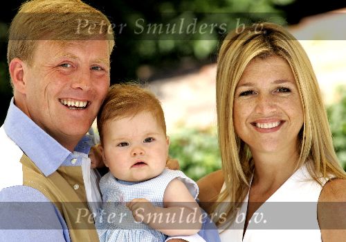 Tavernelle 9 juli 2004
Fotomoment op vakantie bij Prins Willem Alexander Maxima en prinses Amalia.