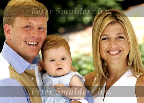 Tavernelle 9 juli 2004
Fotomoment op vakantie bij Prins Willem Alexander Maxima en prinses Amalia.