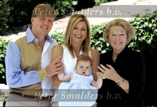 Tavernelle 9 juli 2004
Fotomoment op vakantie bij Prins Willem Alexander Maxima en prinses Amalia.