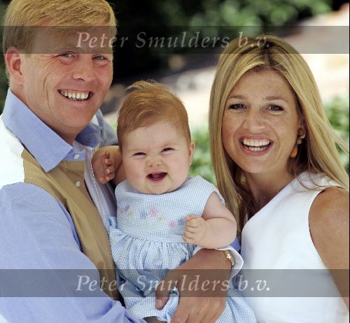 Tavernelle 9 juli 2004
Fotomoment op vakantie bij Prins Willem Alexander Maxima en prinses Amalia.