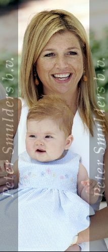 Tavernelle 9 juli 2004
Fotomoment op vakantie bij Prins Willem Alexander Maxima en prinses Amalia.