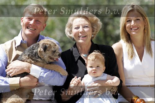 Tavernelle 9 juli 2004
Fotomoment op vakantie bij Prins Willem Alexander Maxima en prinses Amalia.