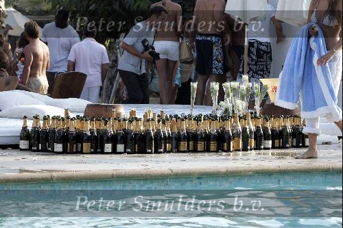 St Tropez 24 juli 2004
Nikki Beach st tropez. Moet Chandon champagne