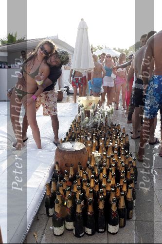 St Tropez 24 juli 2004
Nikki Beach st tropez. Moet Chandon champagne