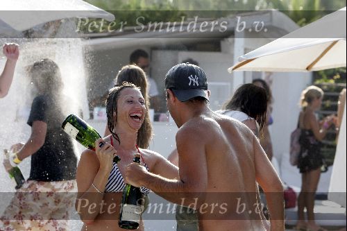 St Tropez 24 juli 2004
Feestje met champagne bij Nikki Beach.