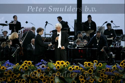 Scheveningen 2 juli 2004
 Kurhaus feest   .Paul v Vliet