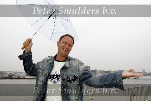 Amsterdam 20 juli 2004
Perspresentatie SBS ^ NET5 en Veronica.
Piet Paulusma