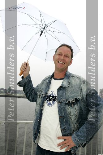 Amsterdam 20 juli 2004
Perspresentatie SBS ^ NET5 en Veronica.
Piet Paulusma