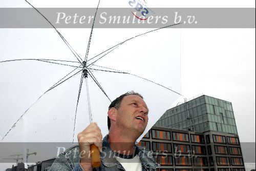 Amsterdam 20 juli 2004
Perspresentatie SBS ^ NET5 en Veronica.
Piet Paulusma