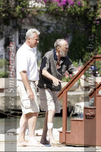 Porte Ercole 10 juli 2004
Prins Bernhard met been in verband op de  Jumbo VI