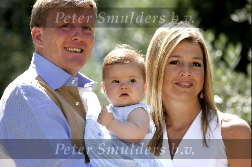 Tavernelle 9 juli 2004
Fotomoment op vakantie bij Prins Willem Alexander Maxima en prinses Amalia.