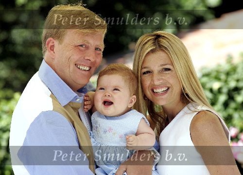 Tavernelle 9 juli 2004
Fotomoment op vakantie bij Prins Willem Alexander Maxima en prinses Amalia.