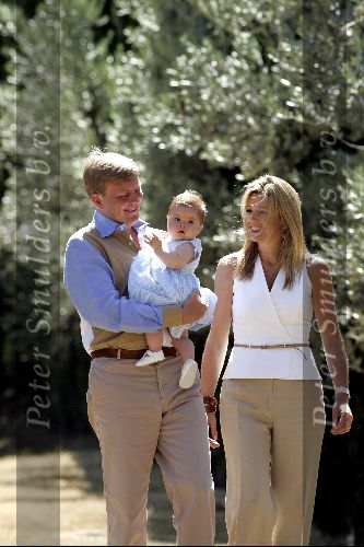 Tavernelle 9 juli 2004
Fotomoment op vakantie bij Prins Willem Alexander Maxima en prinses Amalia.