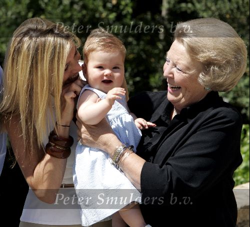 Tavernelle 9 juli 2004
Fotomoment op vakantie bij Prins Willem Alexander Maxima en prinses Amalia.