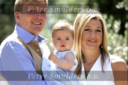 Tavernelle 9 juli 2004
Fotomoment op vakantie bij Prins Willem Alexander Maxima en prinses Amalia.