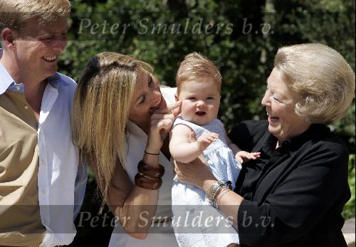 Tavernelle 9 juli 2004
Fotomoment op vakantie bij Prins Willem Alexander Maxima en prinses Amalia.