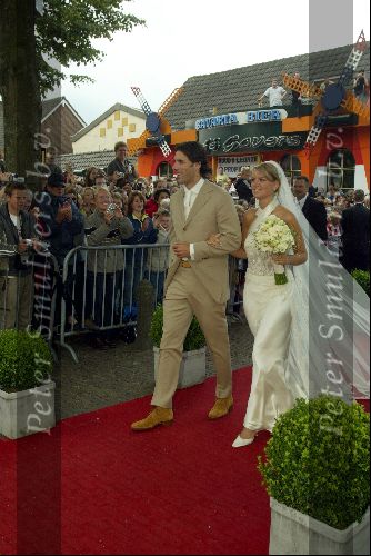 Heesch/Geffen 10 Juli 2004
Trouwen Ruud v Nistelrooy met zijn Leontien Slaats