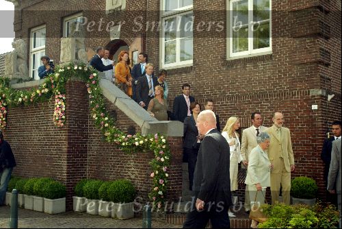 Heesch/Geffen 10 Juli 2004
Trouwen Ruud v Nistelrooy met zijn Leontien Slaats
Ronald Waterreus met vriendin
Familieleden bruidspaar