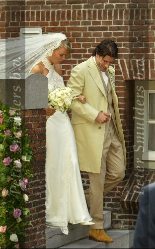 Heesch/Geffen 10 Juli 2004
Trouwen Ruud v Nistelrooy met zijn Leontien Slaats