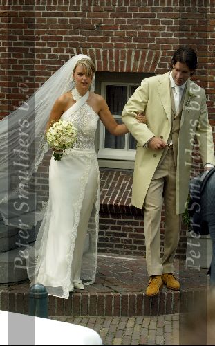 Heesch/Geffen 10 Juli 2004
Trouwen Ruud v Nistelrooy met zijn Leontien Slaats