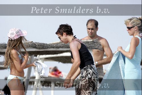 St tropez 25 juli 
Suze Mens Sr met een van de dochters van Harry Mens zin tweede relatie