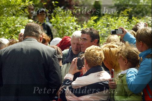 Heesch/Geffen 10 Juli 2004
Trouwen Ruud v Nistelrooy met zijn Leontien Slaats
Wim van Hanegem met zijn vrouw Marianne