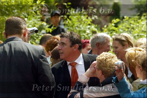 Heesch/Geffen 10 Juli 2004
Trouwen Ruud v Nistelrooy met zijn Leontien Slaats
Wim van Hanegem met zijn vrouw Marianne