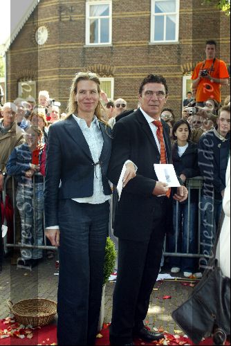 Heesch/Geffen 10 Juli 2004
Trouwen Ruud v Nistelrooy met zijn Leontien Slaats
Wim van Hanegem met zijn vrouw Marianne
