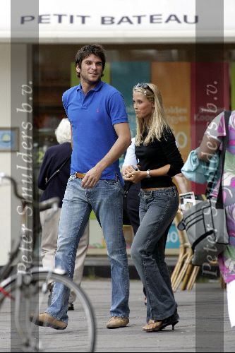 Amsterdam 1 juli 2004
Xander de Buisonje met  Marie (duits fotomodel) op v Baerlestraat